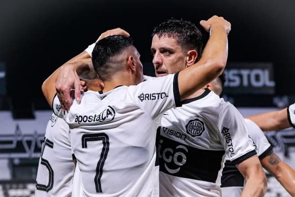 Alejandro Silva: De la efusiva celebración al “agachar la cabeza” en Olimpia