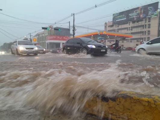 Asunción habilita líneas gratuitas por lluvias y raudales