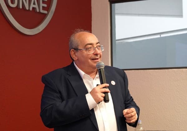 Destacado investigador recibe reconocimiento del doctorado “honoris causa” en emotiva ceremonia