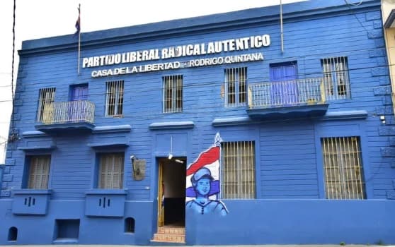 PLRA demanda expulsión de senadores por traición