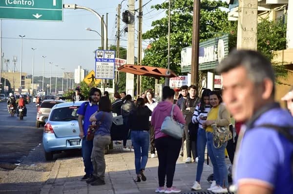 Santiago Peña aumenta adelantos de subsidios a transportistas sin elevar exigencias