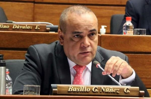 Senado rechaza derogar convenio con la UE tras cambio de postura de cartistas