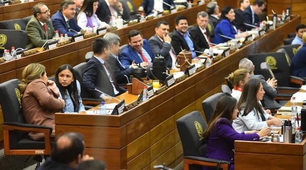 Diputados rechazan aumento presupuestario para la Corte y partidos políticos