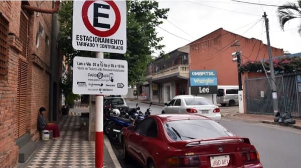 Parxin implementa rotación de cuidacoches en Asunción