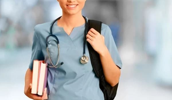 Solo 22 de 43 carreras de medicina están acreditadas