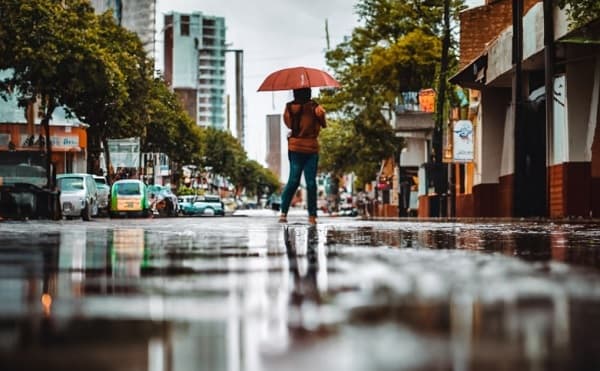 Lunes con lluvias y tormentas en gran parte del país