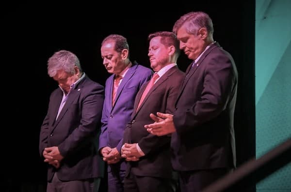 Riera se ausenta y elude críticas por represión policial