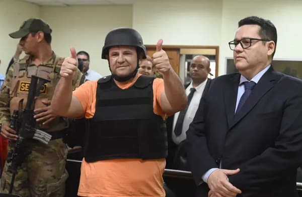 Narcopastor Insfrán se presenta en juicio: Acusa a políticos y proclama ser enviado de Dios