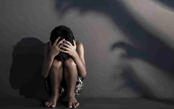 Alza en reportes de vulneraciones a menores, revela Minna