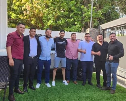 Presidentes de seccionales de la ANR fotografiados con ‘Cucho’ Cabaña