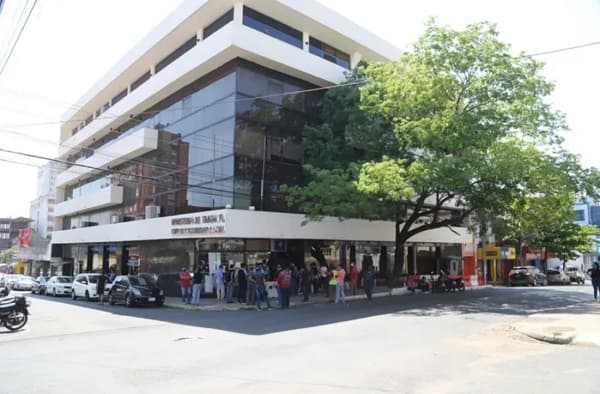 Gobierno reduce a la mitad multas laborales para promover formalización