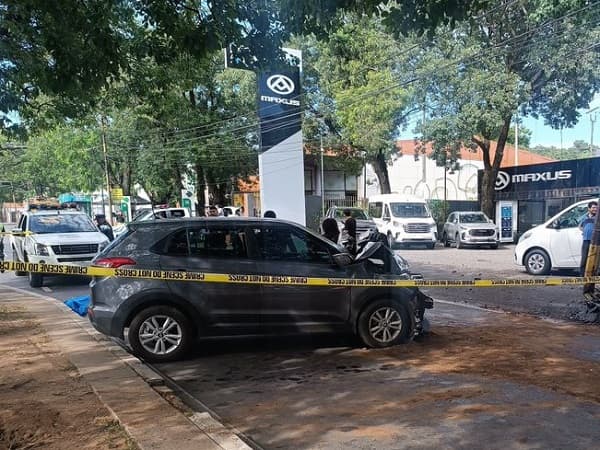 Joven de 19 años fallece tras impactar contra columna en Asunción