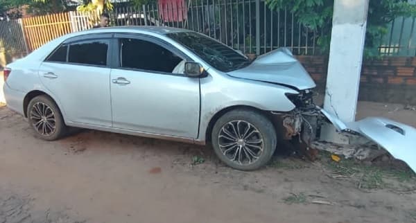 Auto robado choca y revela posible plan criminal