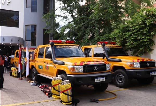 Donación de Infona a Bomberos para combate de incendios forestales
