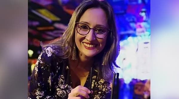 Estela Kobs lanza trilogía poética en Asunción