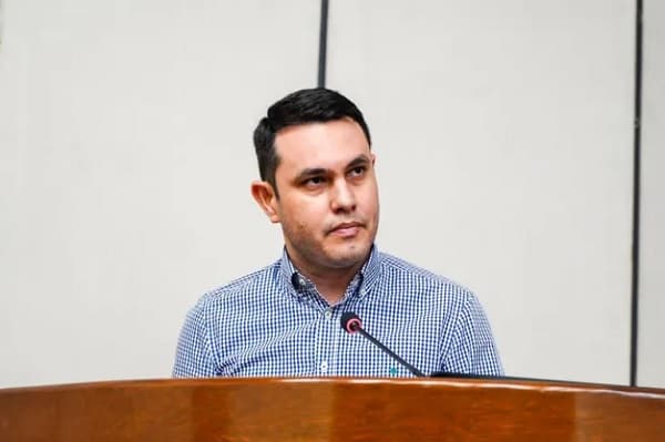 Imputación contra senador Rivas nuevamente devuelta por errores procesales