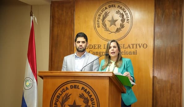 Piden a Peña vetar “mutilaciones” en Ley de Conflicto de Intereses