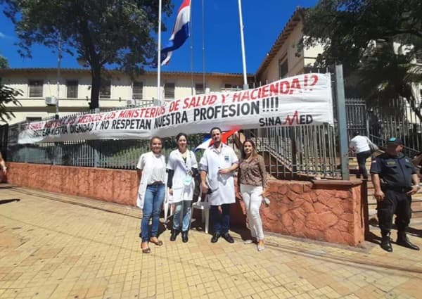 Médicos en Paro: Denuncian falta de pago de salarios y anuncian manifestación