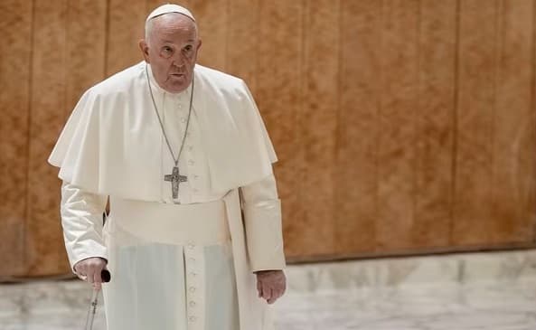 Papa Francisco afirma que IA amenaza el trabajo humano