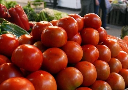 Incautan 38.000 kilos de tomate de contrabando