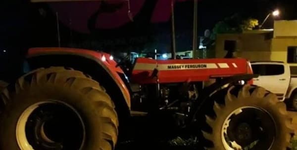 Recuperan en Pedro Juan Caballero un tractor robado de la Prefectura de Ponta Porã