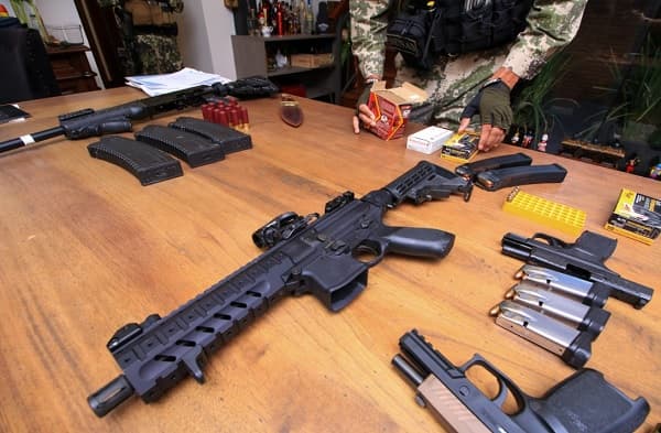 Operativo Dakovo: Exmodelo y militares implicados en tráfico de armas