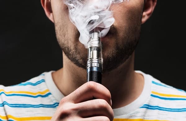 Diputados debaten sobre el impacto del vapeo en la salud de jóvenes