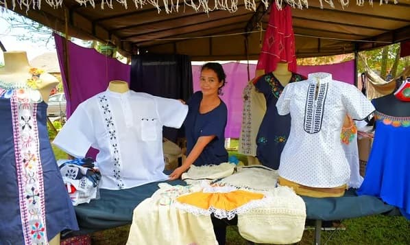 Fomentan uso de ao po’i en instituciones públicas por verano