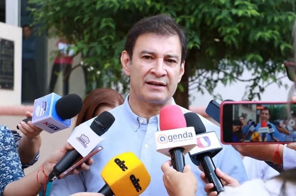 Beto Ovelar denuncia venta de cargos docentes en Caaguazú