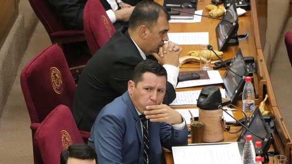 Chaqueñito pide permiso y desafía amenaza de expulsión