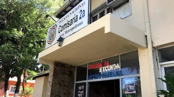 Remueven jefes policiales tras caso de extorsión