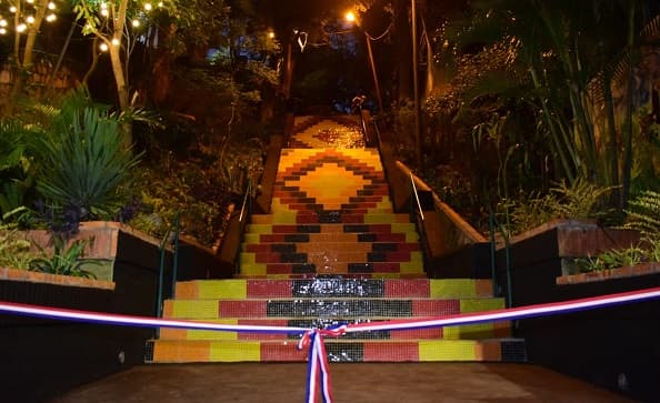 San Bernardino reluce con escalinata renovada