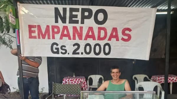 Emprendedor critica corrupción con saborosas “Nepoempanadas”