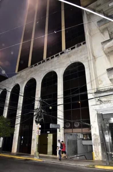 MEC alquila edificio por G. 4.000 millones a pariente político de Cartes