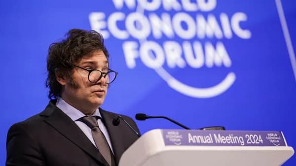 Vocero ensalza “clase magistral” de Milei en Davos pese a controversia