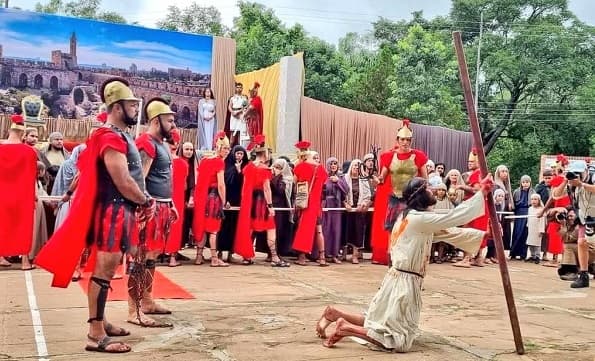 Retorna tradicional Viacrucis Viviente de Semana Santa en Atyrá