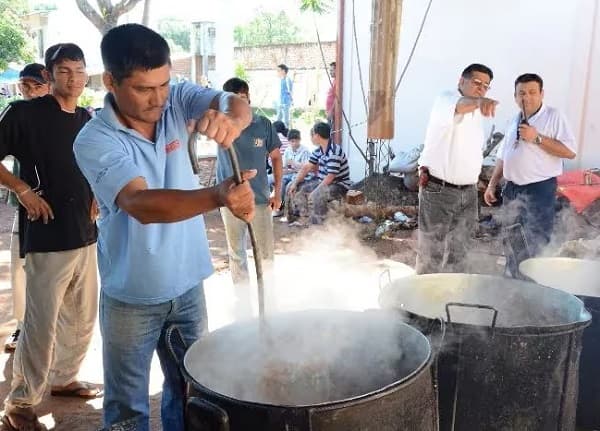 Empresa inscripta como inmobiliaria se adjudica millonario contrato para proveer comida en cárcel