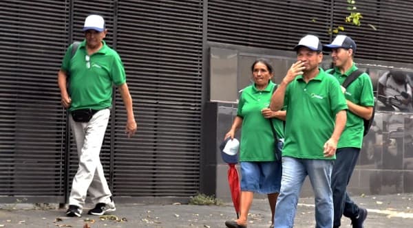 Cuidacoches temen quedarse sin trabajo