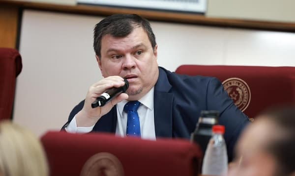 Senadores evalúan expulsión de Dionisio Amarilla