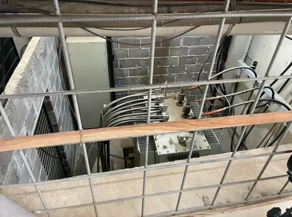 Multa millonaria por conexión irregular en edificio incendiado de Ciudad del Este