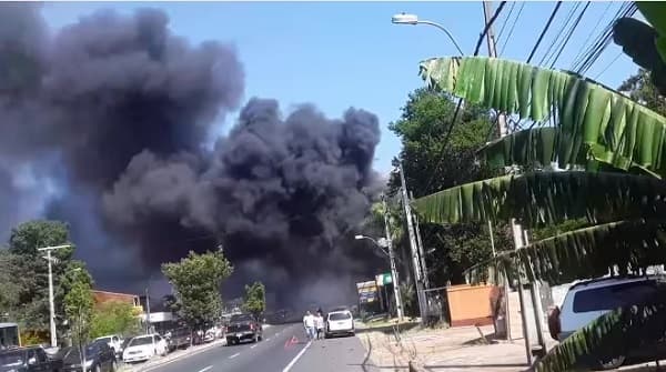 Voraz incendio consume gomería en Itauguá