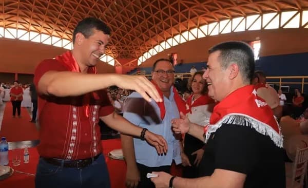 “El Partido Colorado abre puertas”, afirma Cartes