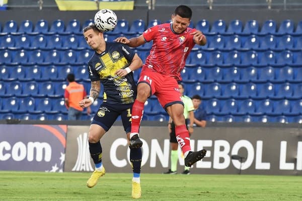 Empate en el debut internacional de Trinidense