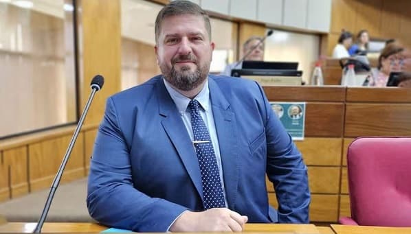 Renovación ministerial por presiones internas en Gobierno