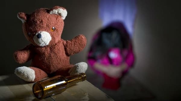 Abuelo acusado de abusar sistemáticamente de tres nietas