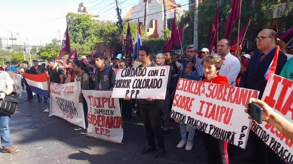 Protestas en Itaipú: Acusan a Peña de traicionar al Paraguay