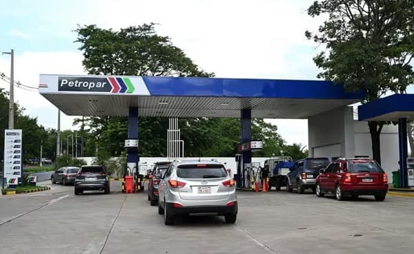 Conductores lamentan nueva suba de combustibles: “Golpe al bolsillo”