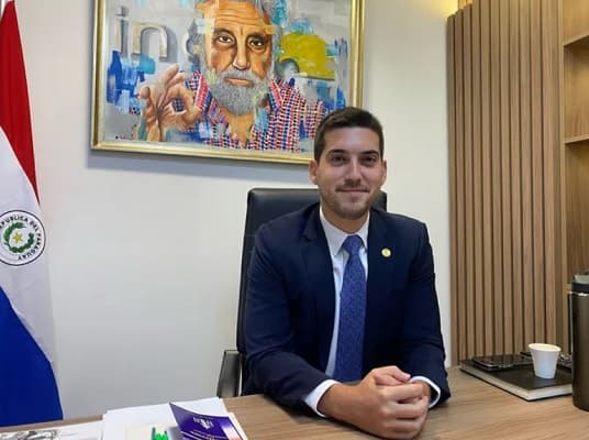 Nepotismo: Incluir iniciativa popular “fue una gentileza”, según diputado