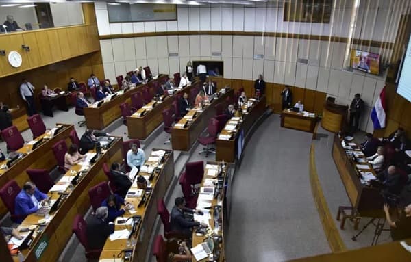 Cartistas premian a Penner con comisión de agua en el Chaco tras respaldo a Bachi