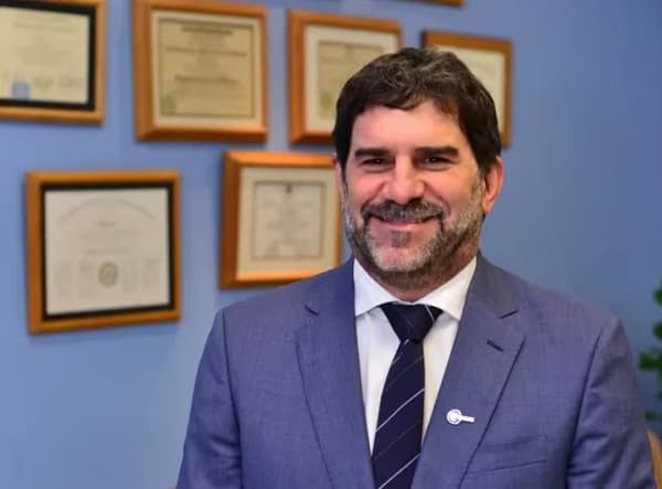 Diputados rechazan interpelación al director del Incan